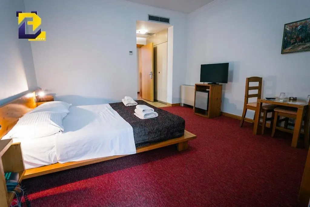 Bermon Hotel ティラナ