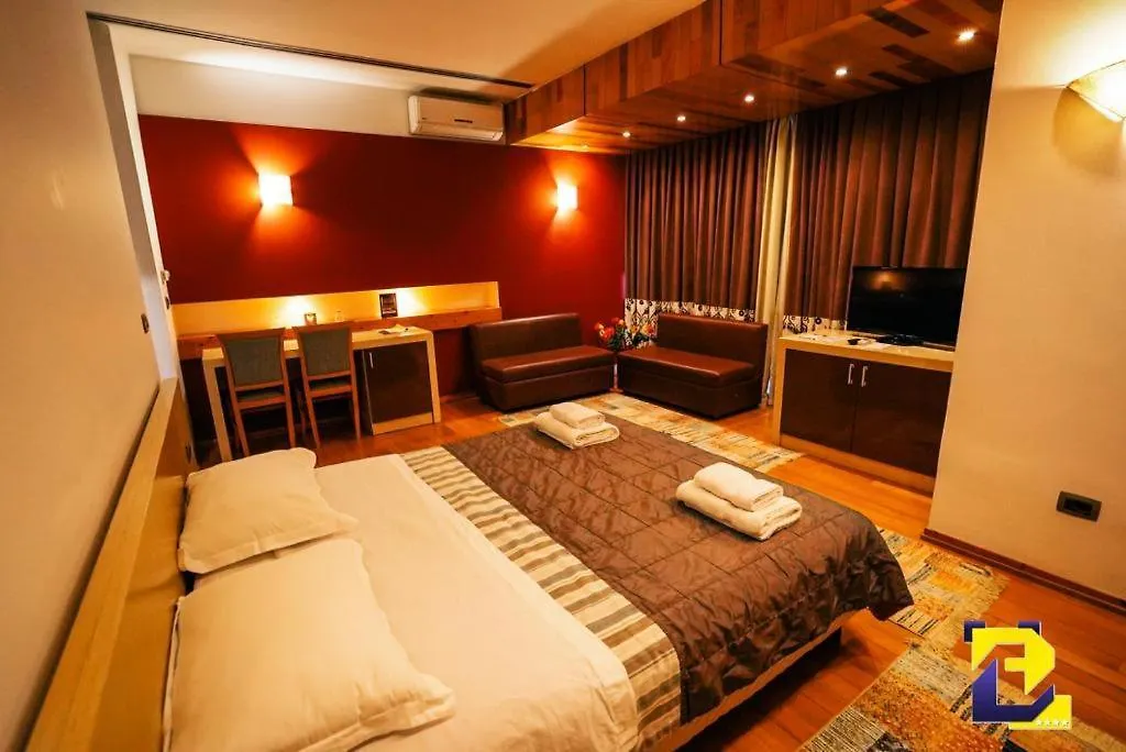 ****  Bermon Hotel ティラナ アルバニア